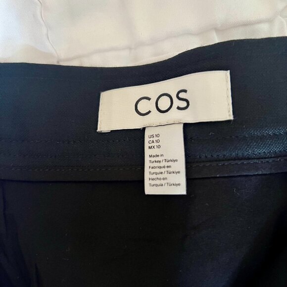 ✨ COS - Pleated Skort – Size 10 – Back to School Must-Have - Picture 5 of 6